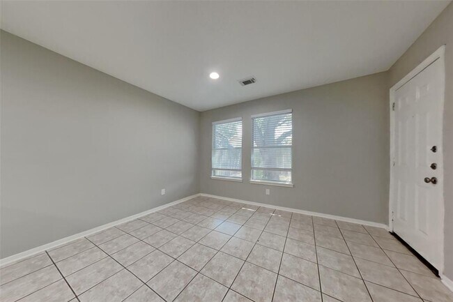 Building Photo - 2146 Berkshire Elm St
