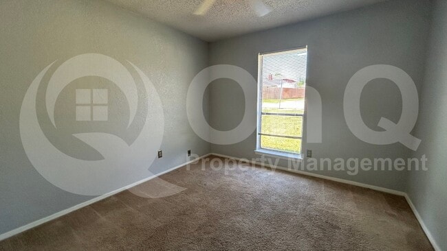 Building Photo - 4904 Brookhollow Dr