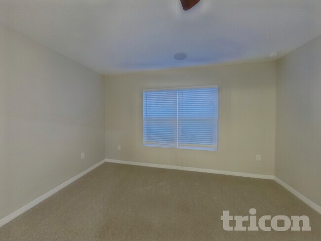 Building Photo - 1725 Garden View St