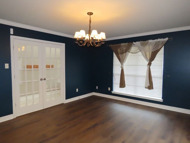 Building Photo - Stunning 3 Bedroom, 2 Story w/Bonus Room in South Tyler!