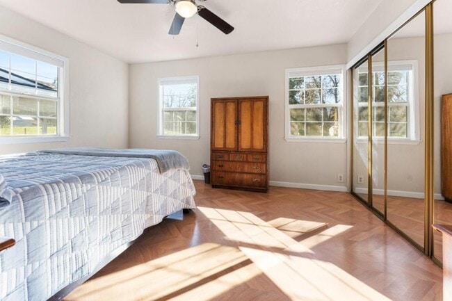 Building Photo - 255 Foots Creek Rd