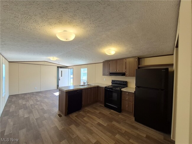 Building Photo - 120 Kenny Brook Ln