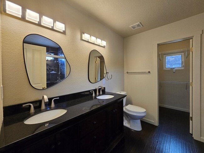 Building Photo - 7250 Via Verde