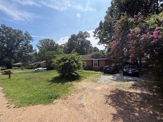 Building Photo - 7715 Durvin Dr