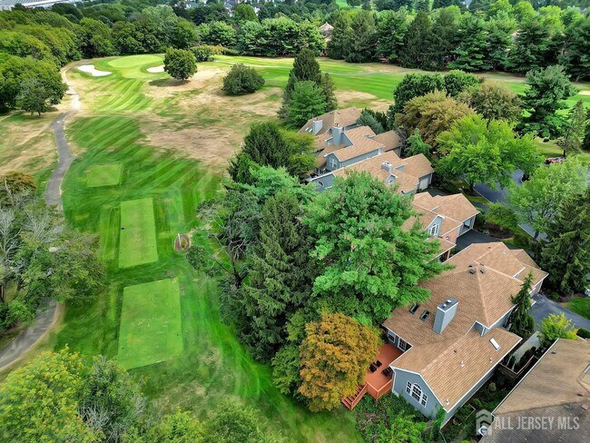 Building Photo - 10 Sawgrass Ct