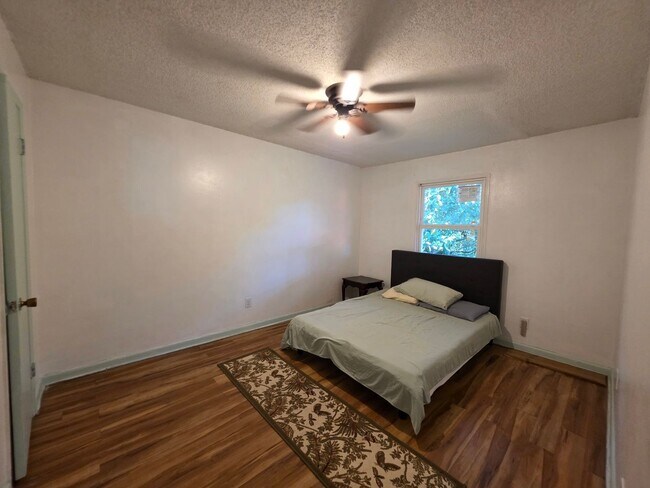 Building Photo - 2721 N M St