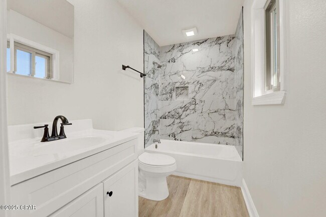 Building Photo - 5204 Park St