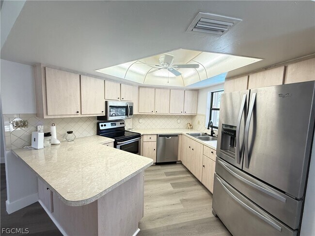 Building Photo - 502 Grant Ave