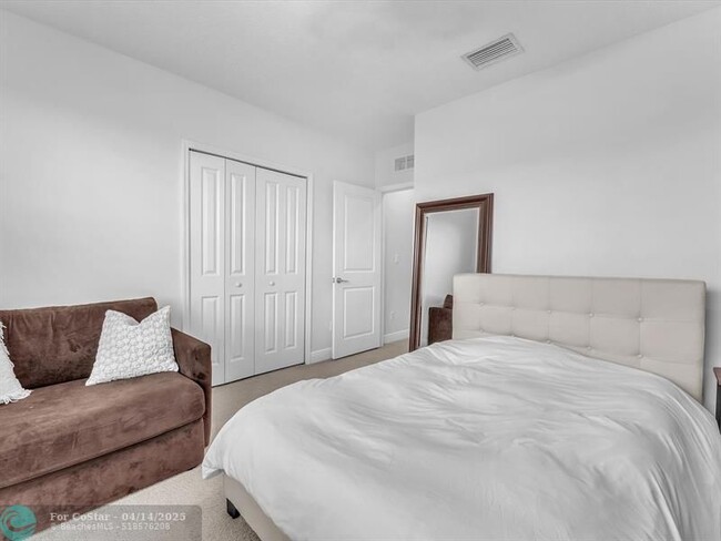 Building Photo - 1130 Rio Ct