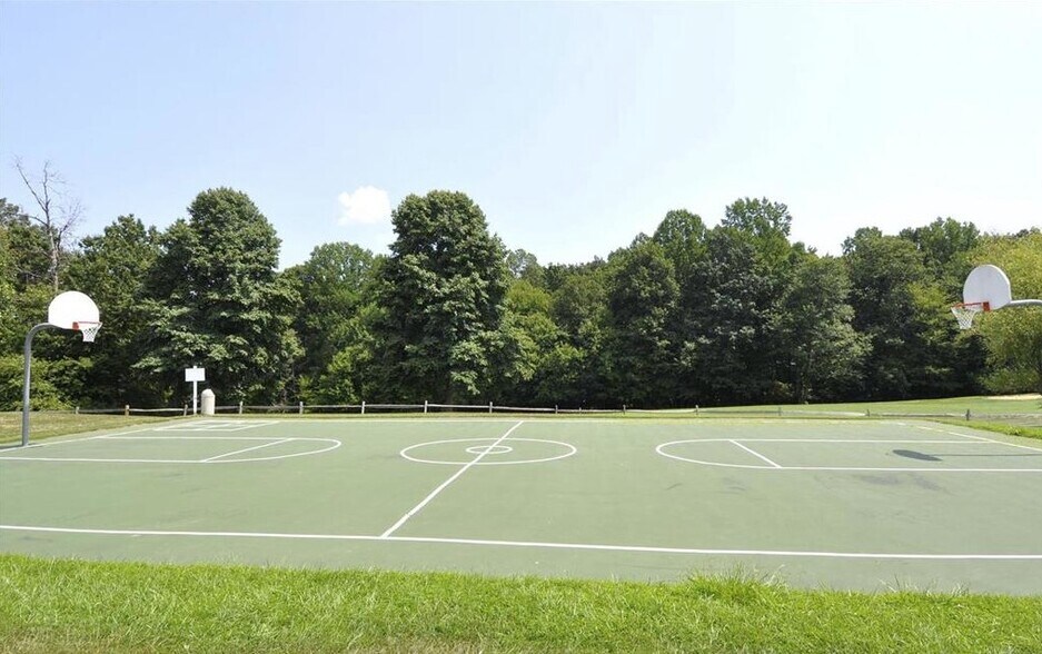 Building Photo - 3922 Penderview Dr