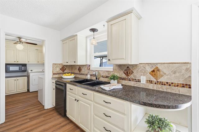 Building Photo - 808 Bridle Ave