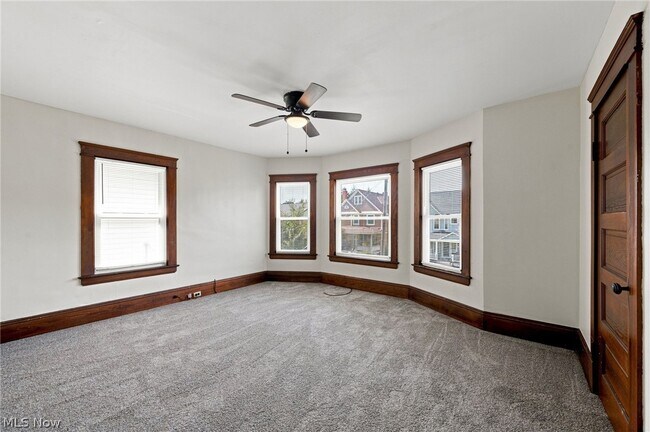 Building Photo - 1373 Thoreau Rd