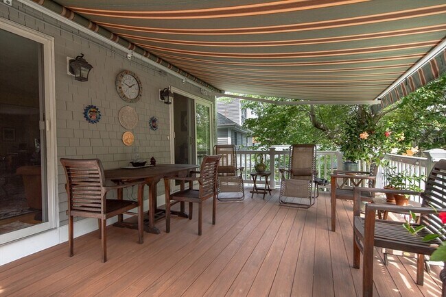 Building Photo - 8 Jackson Rd