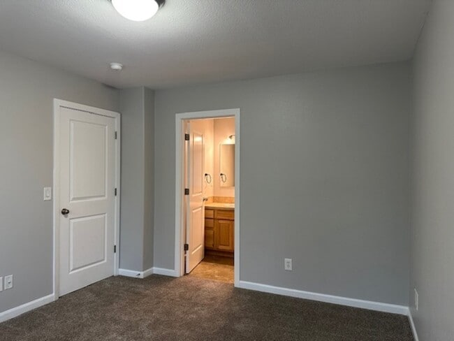 Building Photo - 223 Pioneer Dr