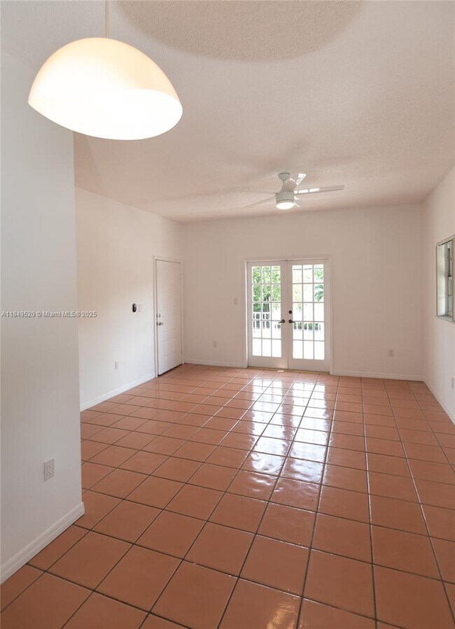 Building Photo - 3007 Bird Ave