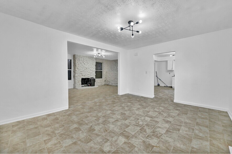 Building Photo - 9502 Talbot Ave