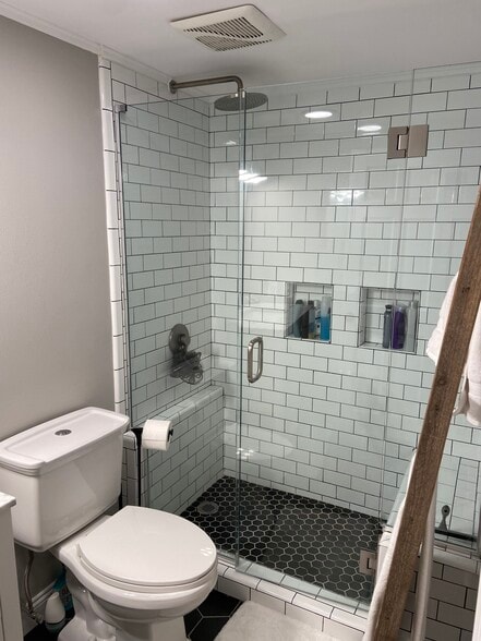 Bathroom - 90 Commercial St
