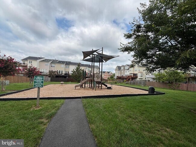 Building Photo - 1117 Keokuk Terrace NE