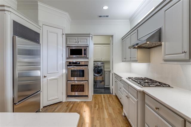 Building Photo - 3179 Armstrong Ave