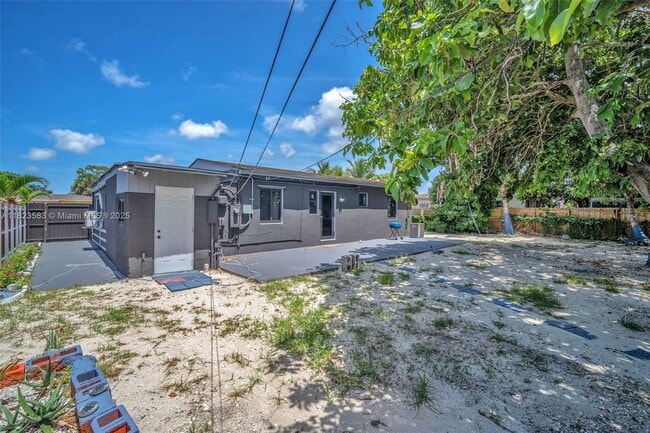 Building Photo - 14600 NW 11th Ct