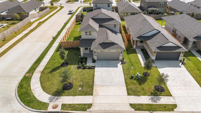 Building Photo - 251 Charles Rdg Dr