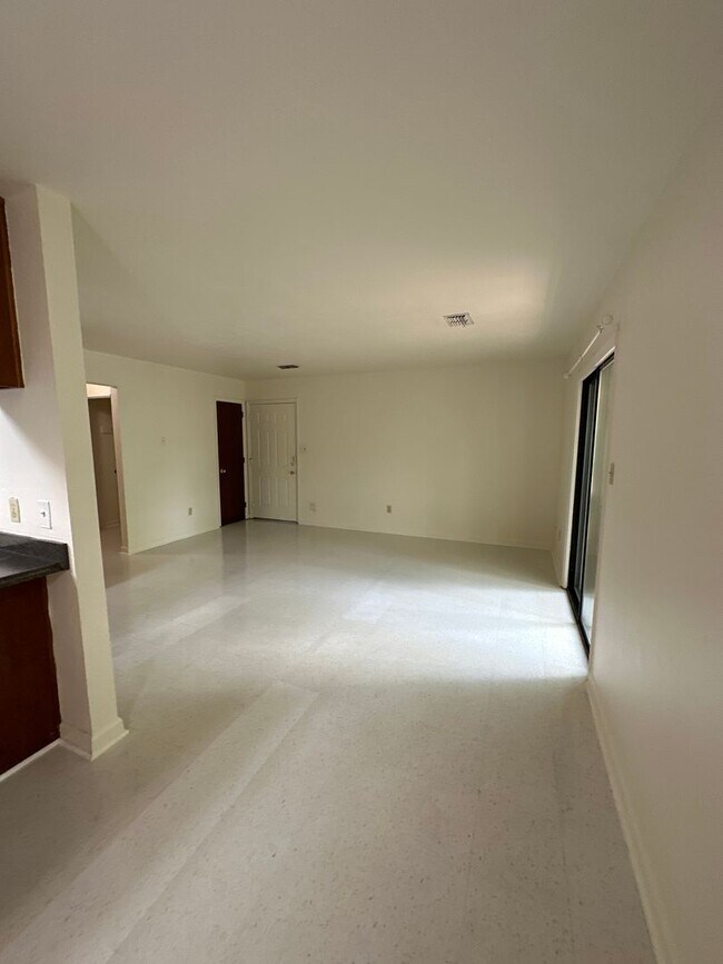 Building Photo - 3708 Donovan Dr