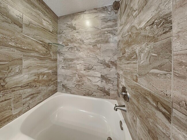 Building Photo - 8547 N Tiny Lily Dr