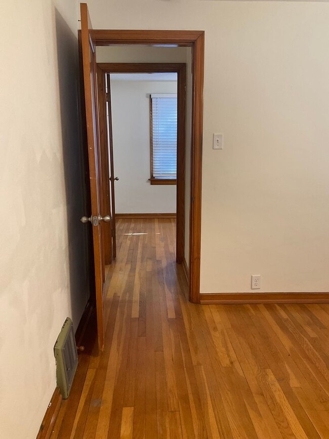 Building Photo - 207 W Hwy 50