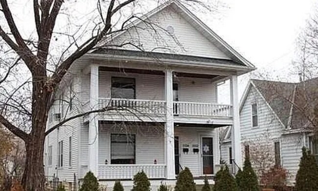 Building Photo - 3332 Grand Ave S