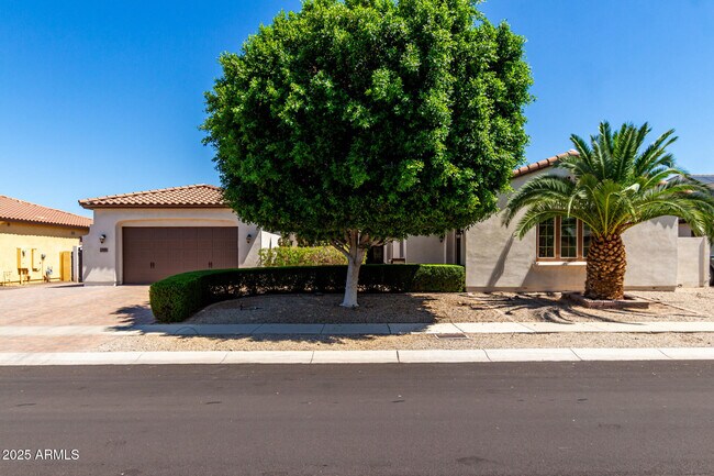 Building Photo - 7556 W Crystal Rd