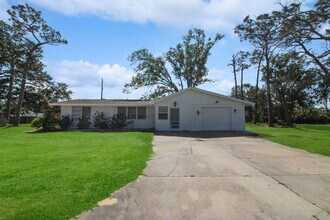 Building Photo - South Venice Annual Home for Rent