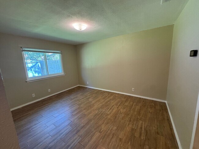 Building Photo - 10138 Inridge
