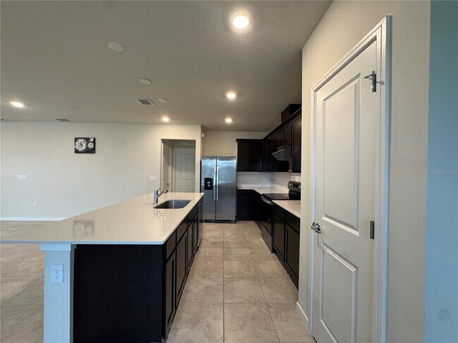 Building Photo - 2102 Charming Ave