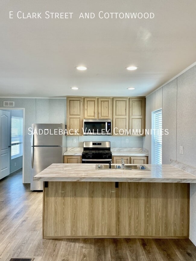 Building Photo - B35 Cottonwood St