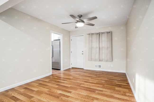 Building Photo - Move in mid-April