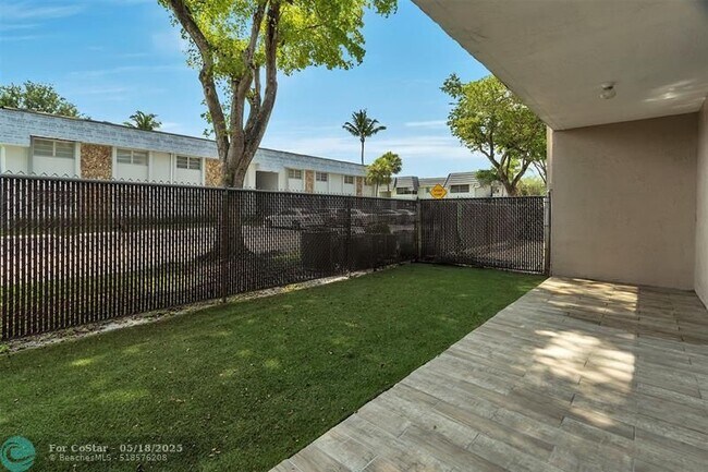 Building Photo - 3361 NW 85th Ave