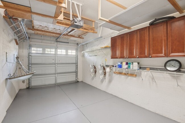 Building Photo - 12805 Avelar Manor Pl
