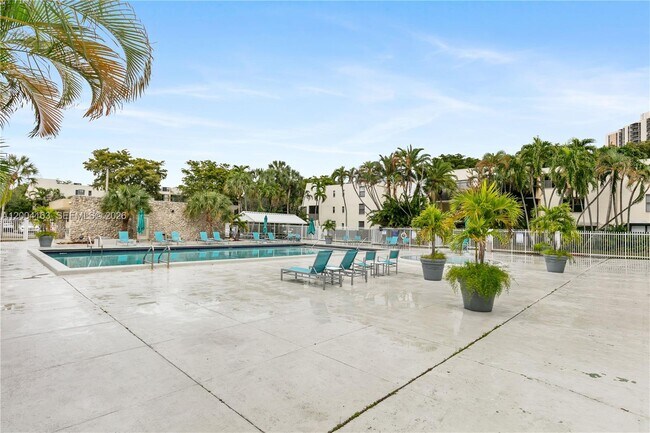 Building Photo - 20291 NE 30th Ave