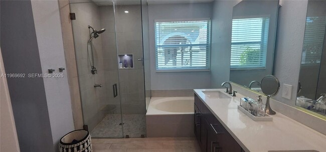 Building Photo - 833 Vista Meadows Dr