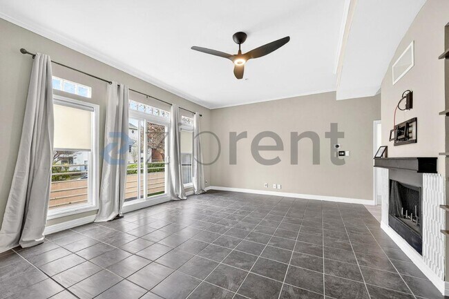 Building Photo - 4040 Avondale Ave