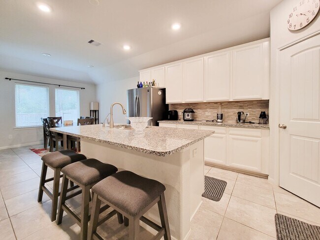 Building Photo - 6523 Fiddlewood Thicket Ln