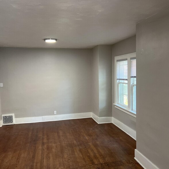 Building Photo - 1115 Clover St