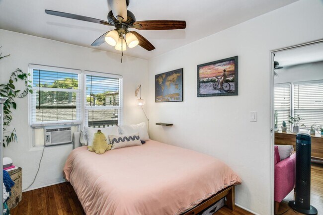 Building Photo - Upstairs One Bedroom Available in Talmadge!