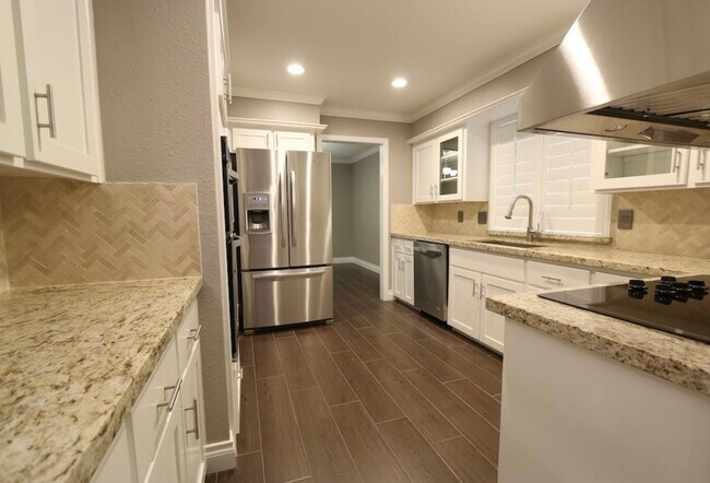 Building Photo - 2842 River Birch Dr