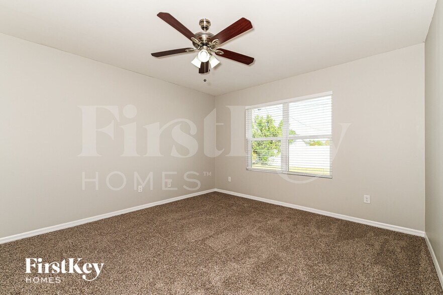 Building Photo - 629 SW 25th Terrace