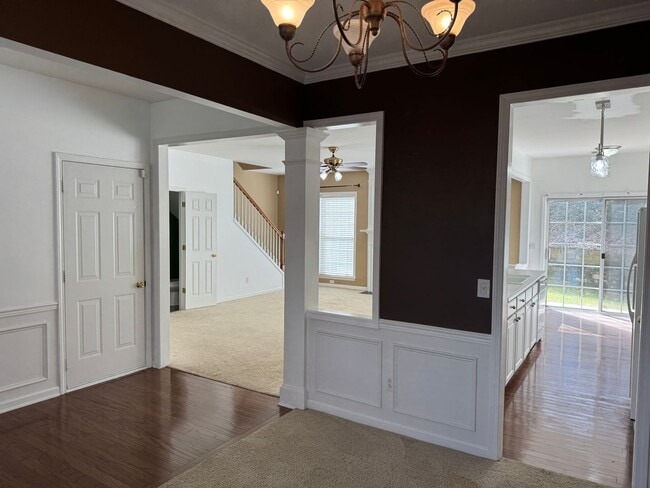 Building Photo - 3BR Townhome in Brentwood