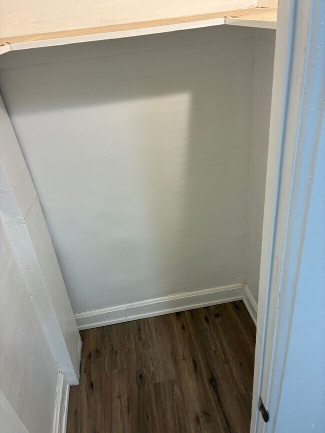 Building Photo - 5543 S Shields Ave