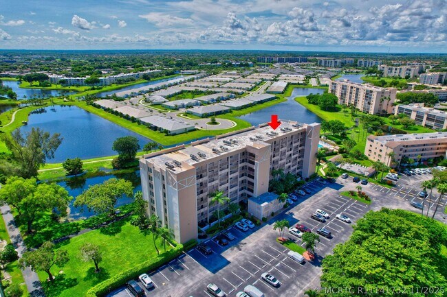 Building Photo - 6866 Huntington Ln