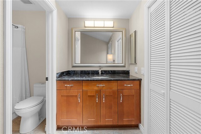Building Photo - 240 Pineview