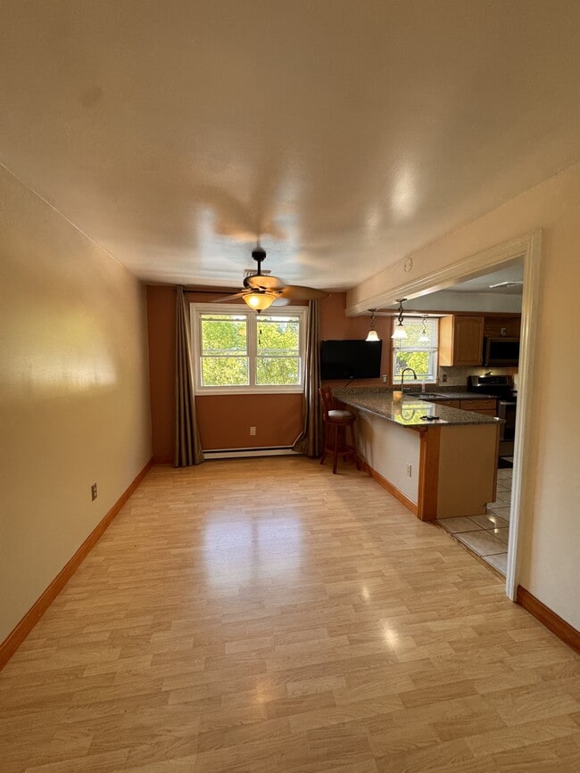 Building Photo - 4902 Creek Dr